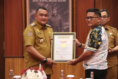 Bupati Bogor Apresiasi FPTI Kibarkan Bendera Merah Putih Terbesar Dalam Peringatan HUT RI ke-80
