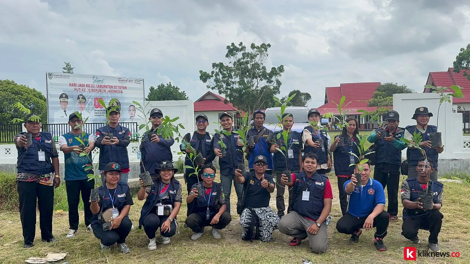 Karang Taruna Kalteng Tanam 1.000 Pohon dan Bagikan 1.000 Paket Sembako Murah di BBKT 2025
