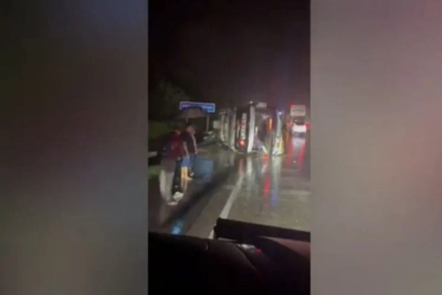 Bus PO Haryanto Terguling di Batang Saat Hujan Deras, 3 Penumpang Tewas